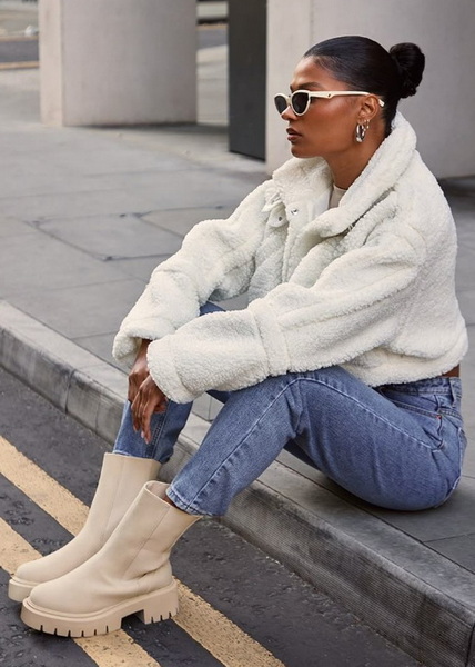 Cream Chelsea Boots_2