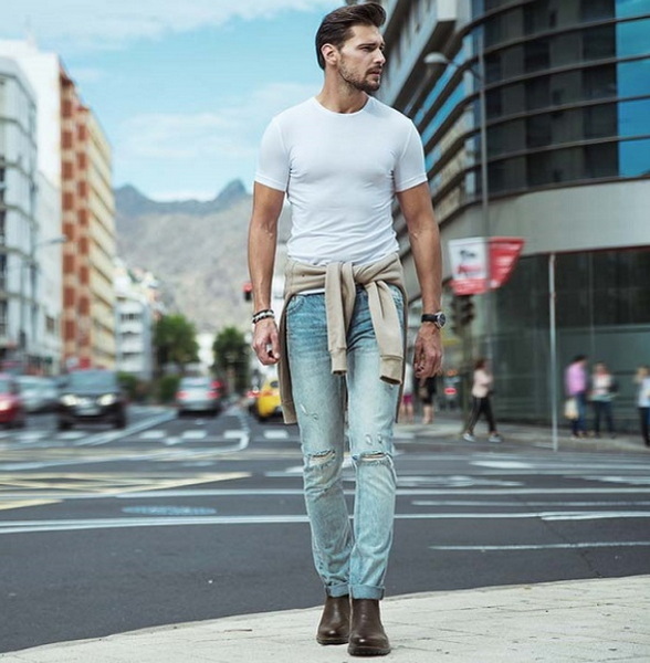How To Wear Skinny Jeans And Chelsea Boots?