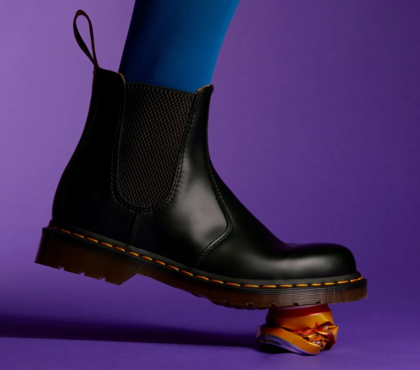 What Goes with Black Chelsea Boots?