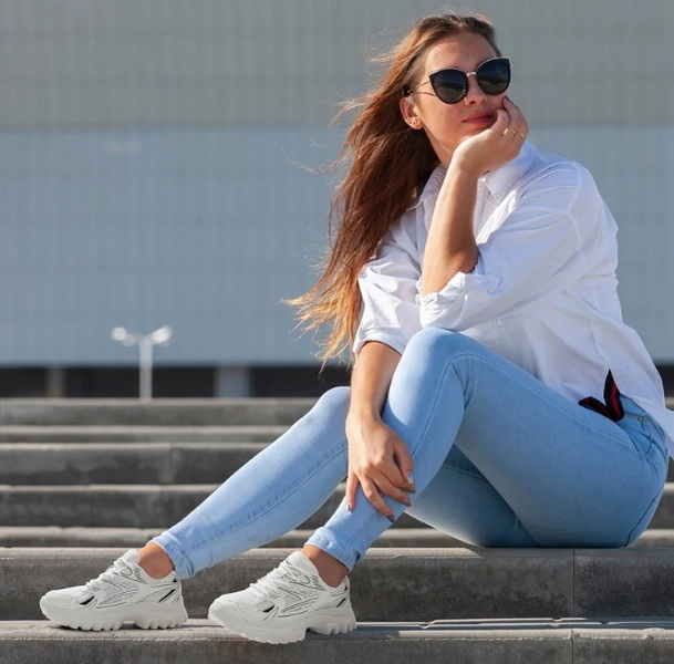 Can 50 Women Wear Gym Shoes with Jeans?