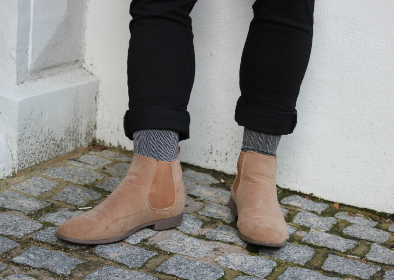 What Socks Do You Wear with Chelsea Boots?