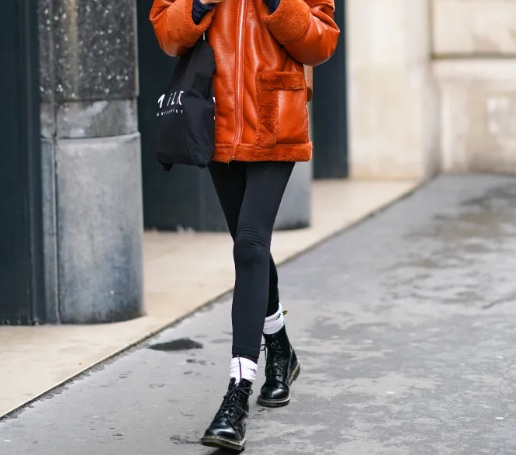 How To Wear Leather Chelsea Boots?