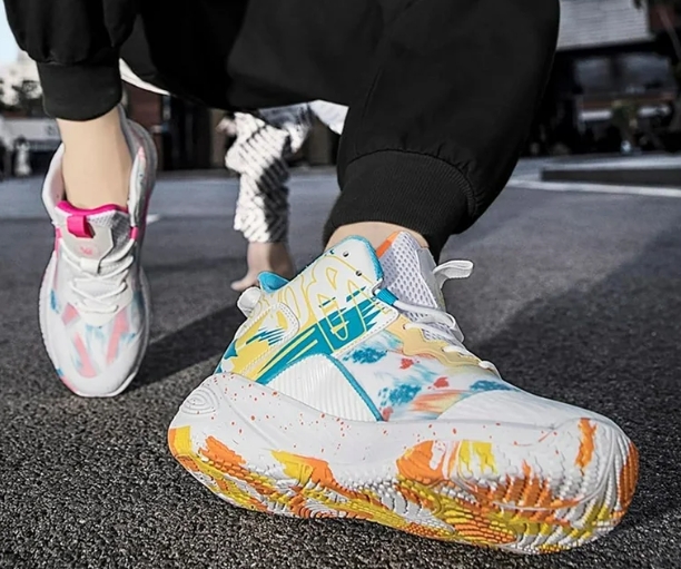 Can Women Wears Mens Basketball Shoes?