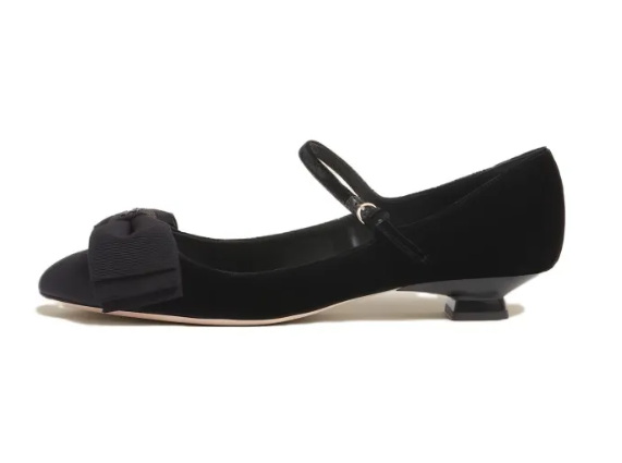 Are There Any Cut Orthopedic Shoes for Women?