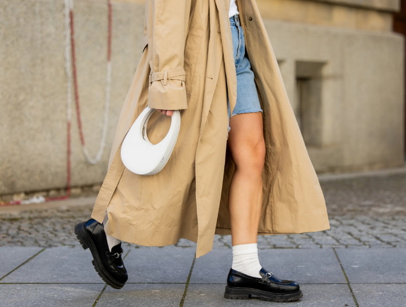 Can Women Wear Boat Shoes with Ankle High Socks?