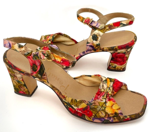 Do They still Make Penaljo Shoes for Women
