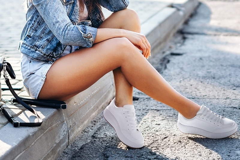 Do Women Find White Shoes Attractive