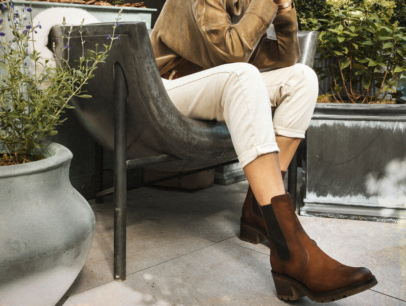 How To Style Brown Chelsea Boots Women's?