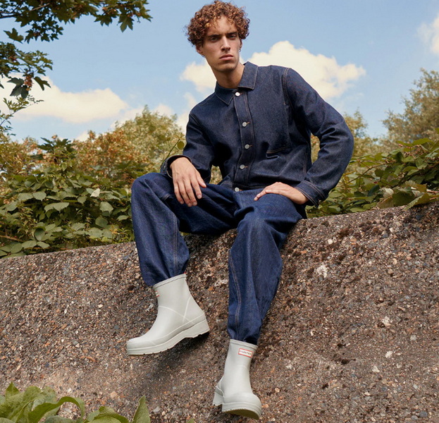 How To Style Hunter Chelsea Boots?