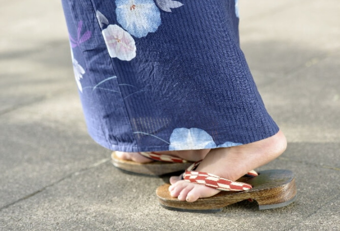 What Shoes Do Japanese Women Wear?