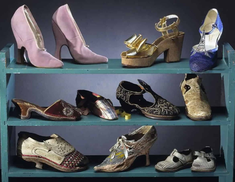 What Shoes Did Renaissance Women Wear?