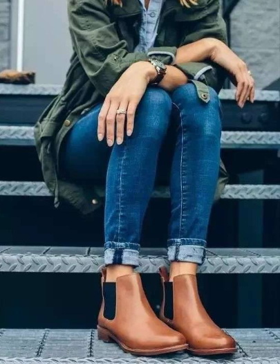 Wear Chelsea Boots Female_3