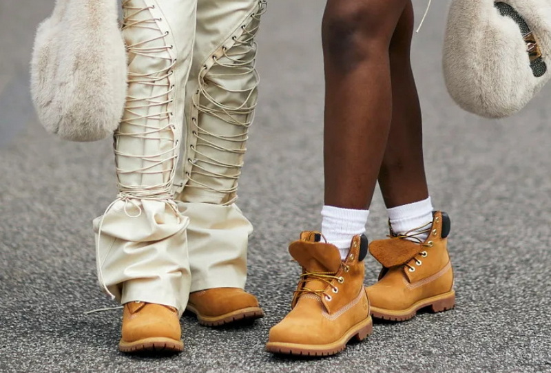 Take Care of Suede Chelsea Boots_2