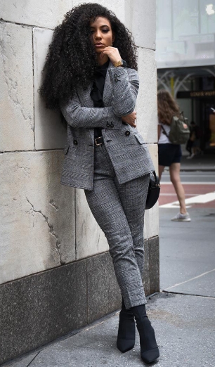 How to Style Grey Suit with Black Shoes Women