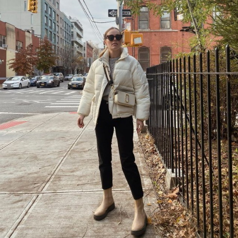 How To Wear Cream Chelsea Boots?