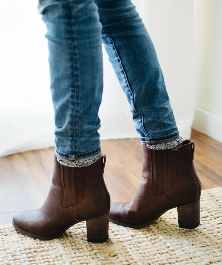 Wear Chelsea Boots with Socks_1