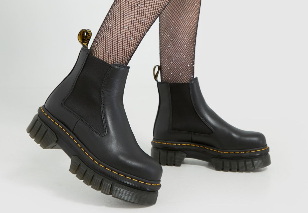 How To Get Dr Martens Chelsea Boots On?