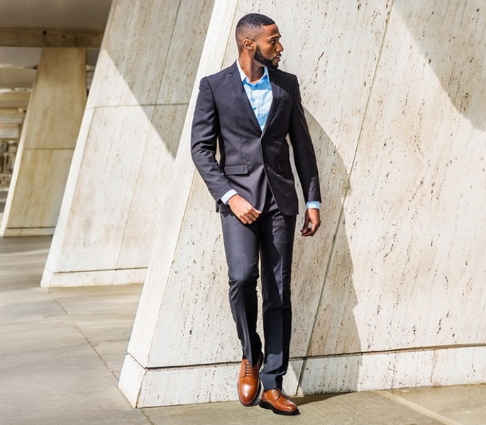 Can Women Wear Dark Brown Shoes with Black Pants?