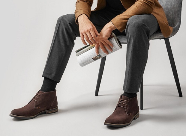 Fall Outfits with Women&rsquo;s Chelsea Boots