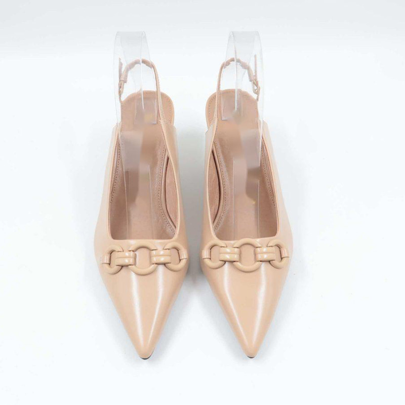 Kitten Heel Leather Pump