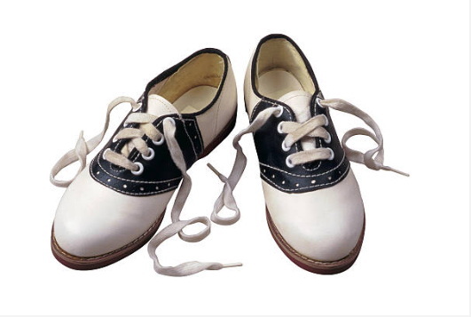 Are Women still Wearing Saddle Shoes?