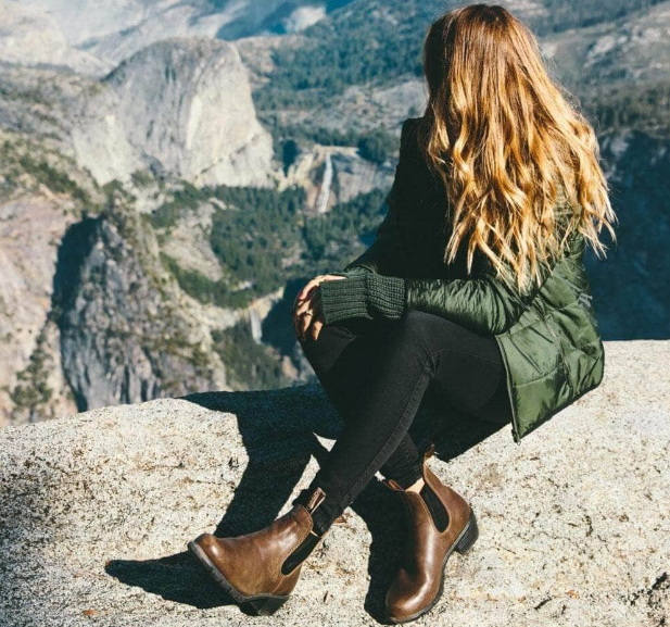 How To Wear Chelsea Boots with Mom Jeans?