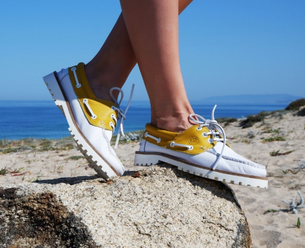 Do French Women Wear Boat Shoes?