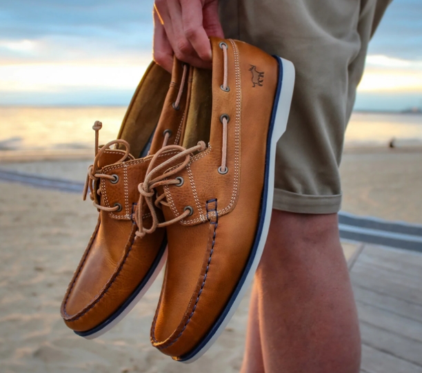 Do Women Perfer Leather Or Suede on Mens Shoes?