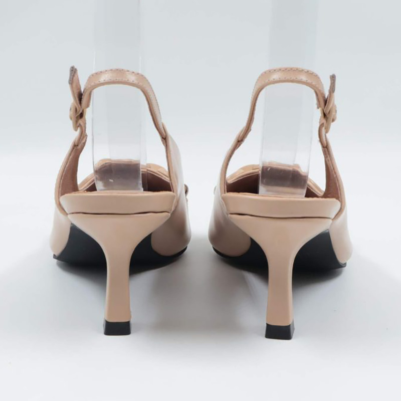 Kitten Heel Leather Pump