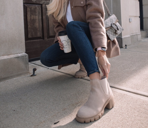 How To Style Cream Chelsea Boots?
