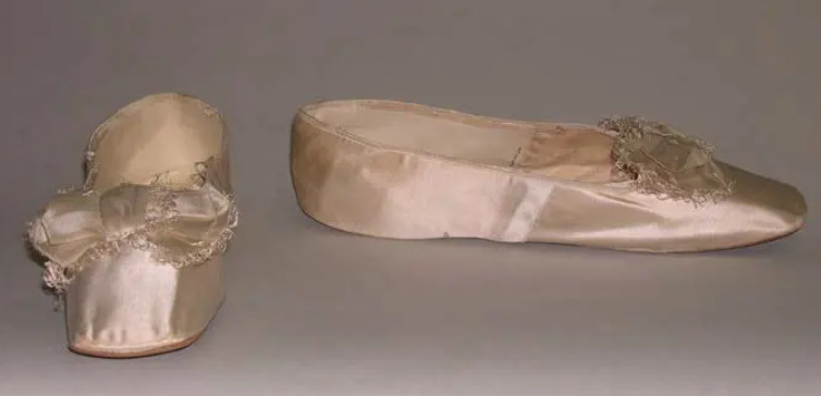 Women Wear in The 1800s_1
