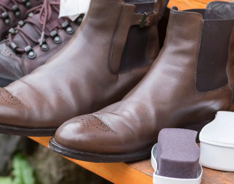 How Do Doc Marten Chelsea Boots Fit?