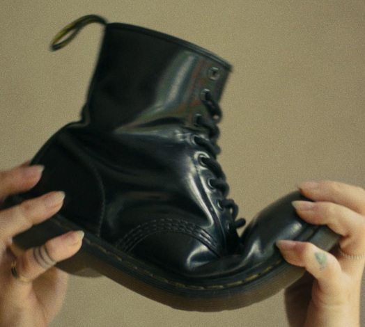 Clean Black Chelsea Boots_3