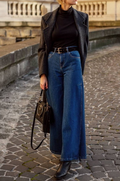 Wear Chelsea Boots with Wide Leg Jeans_1