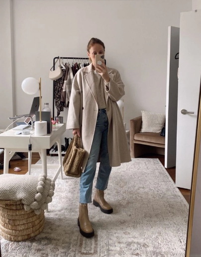 Cream Chelsea Boots_3