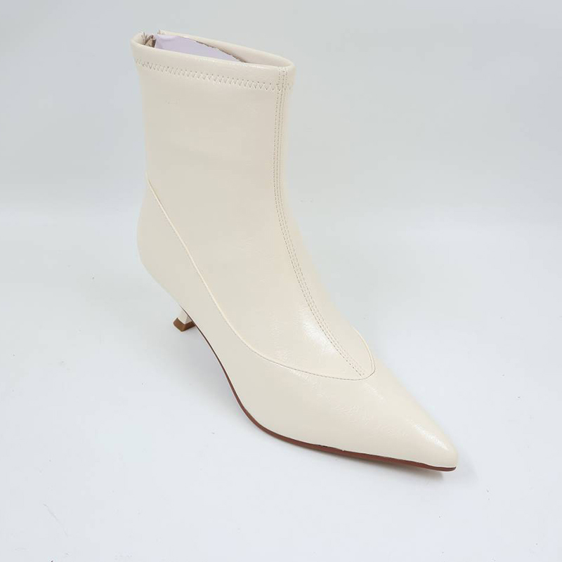 2027 Leather Ankle Boots