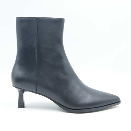 Leather Black Heel Boots with Zip