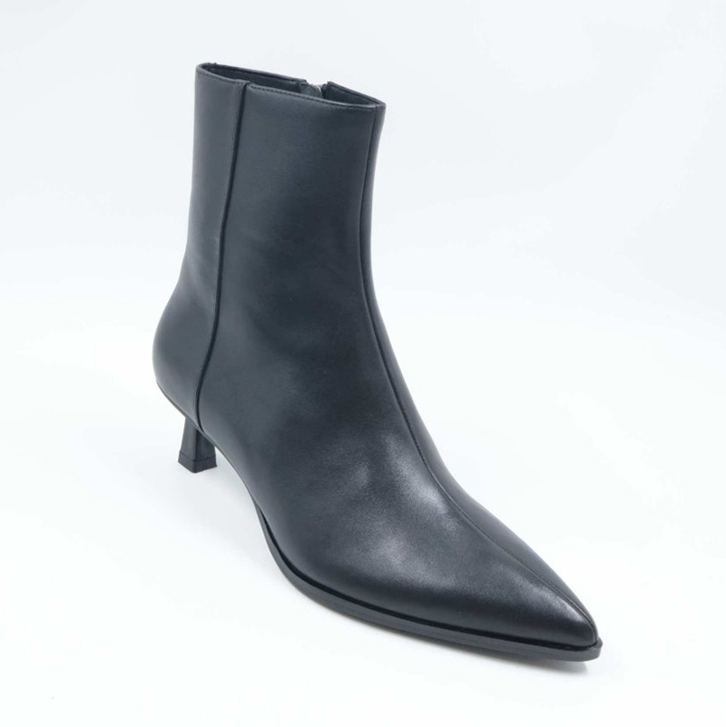 Leather Black Heel Boots with Zip