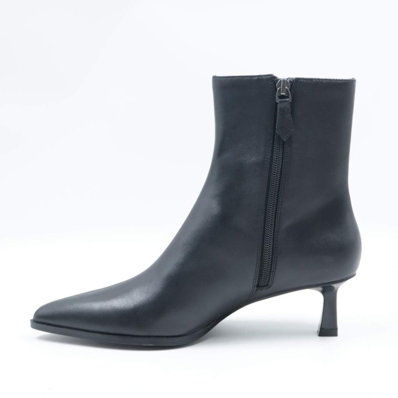 Leather Black Heel Boots with Zip
