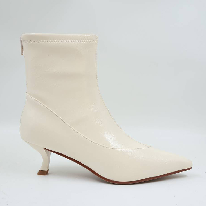 2027 Leather Ankle Boots